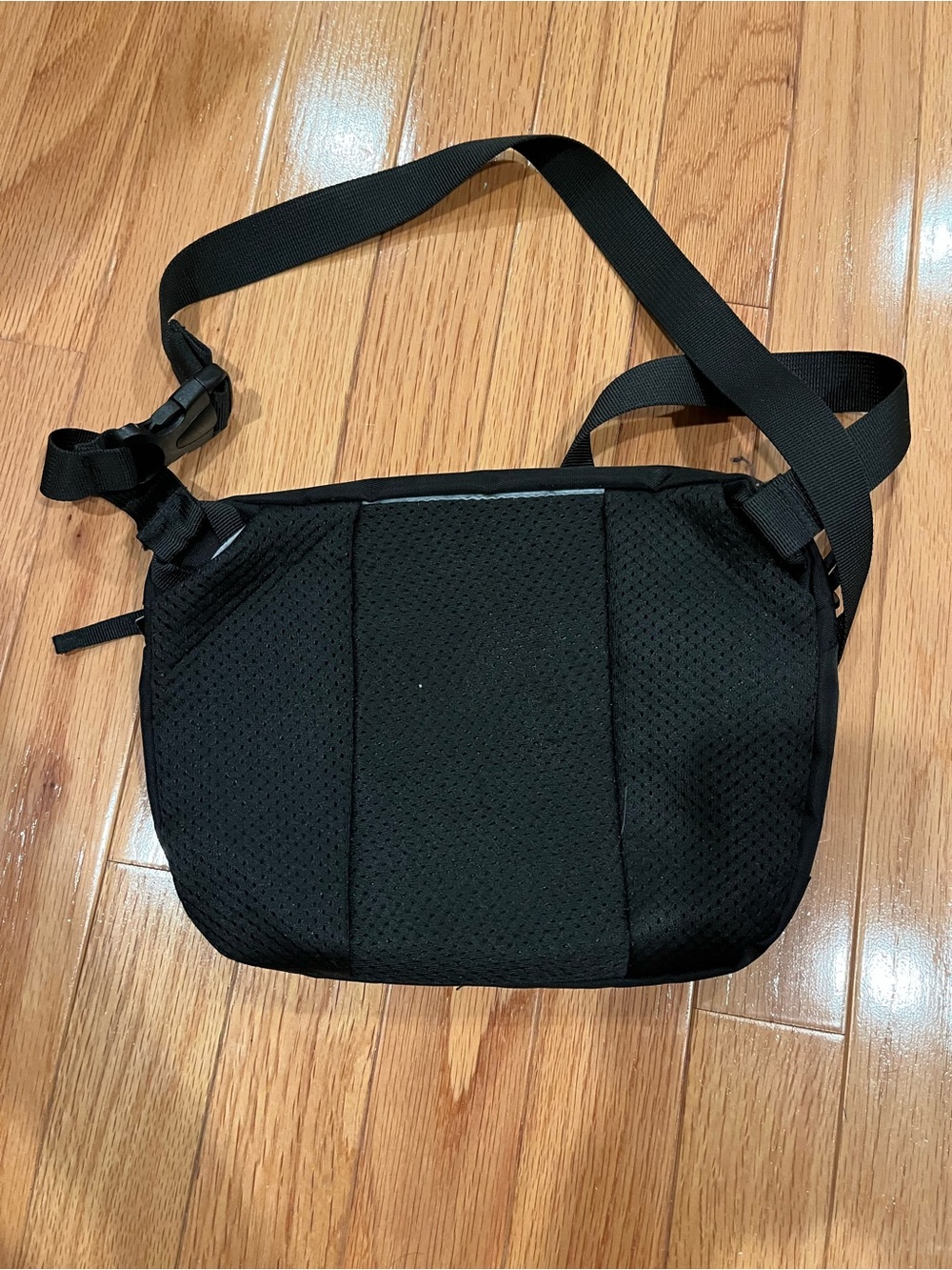 Arc'teryx Black Belt Bag with Red Pull Tab - Picture 2 of 5